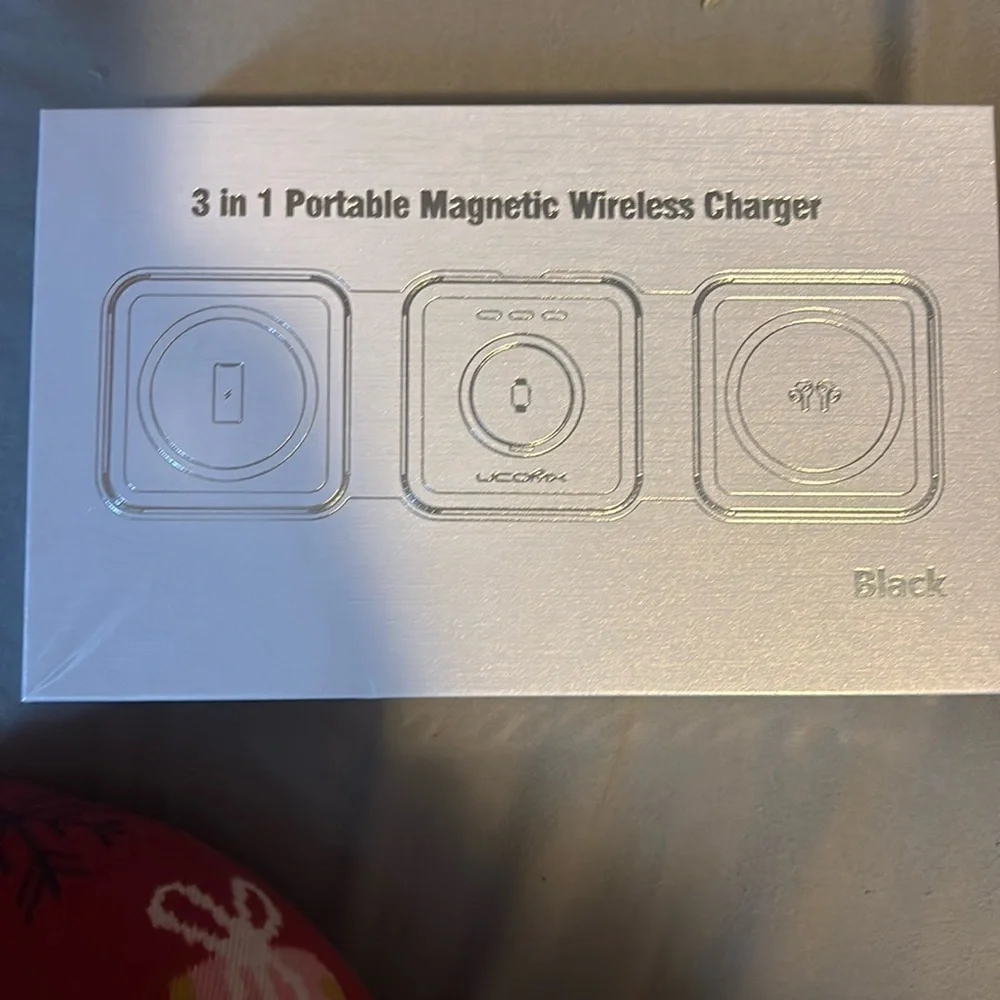 3 in 1 portable magnetic wireless charger.